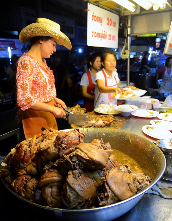 chiang mai cow boy hat lady